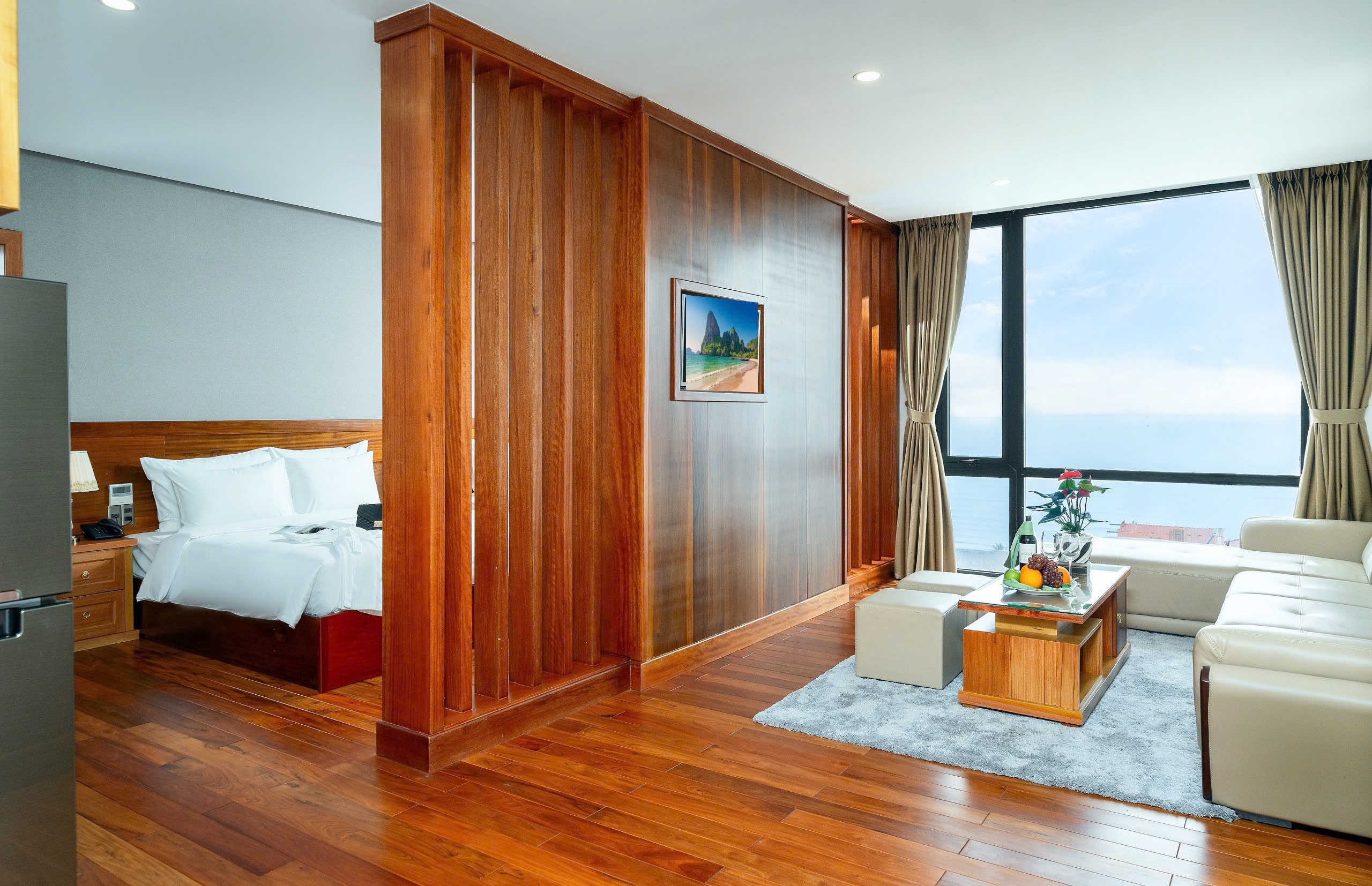 Sunny Ocean Hotel